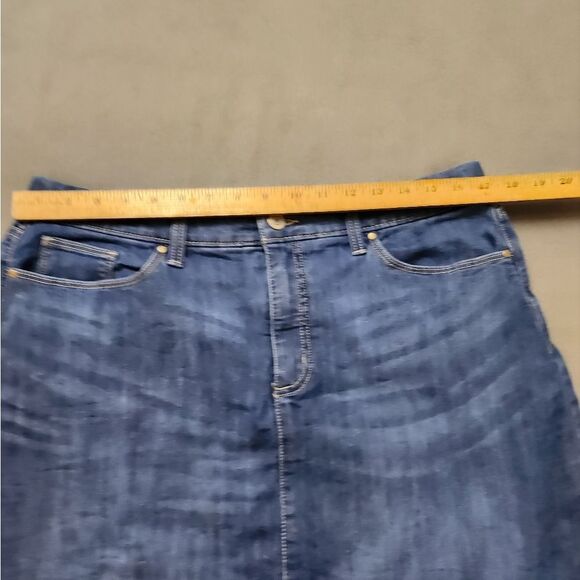 Croft & Barrow Stretch Denim Jean Skort Classic Sz 14 With Applique Apples - Picture 12 of 12